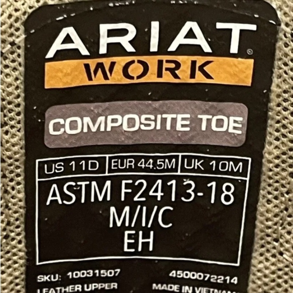 Men’s Ariat work boots brand new